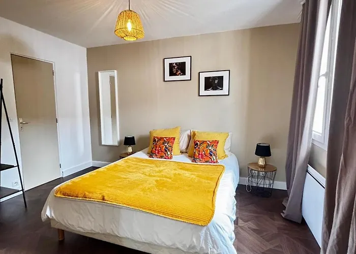 Cote Fleurie, 2 A 4 Personnes, La Ferme De Nyaraló Valambray